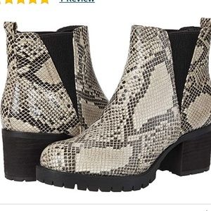 Super cute snakeskin booties!